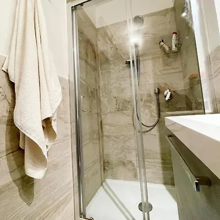 Leonardo Suites Apartmán *