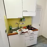 Leonardo Suites *