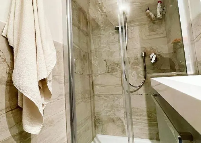 Leonardo Suites Apartament *